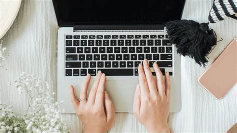 How I Got My First 100 Blog Visitors (Without Spending Money)